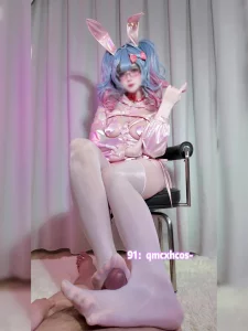 [原创]（完整版露脸）兔子洞足交榨精